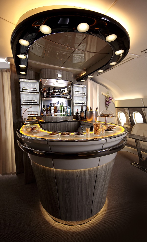 Emirates_A380_fedelzeti_lounge